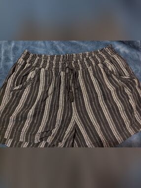 Briggs New York Black and White Striped Shorts Women